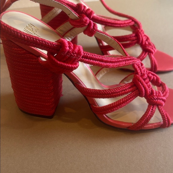 Cabi Tiptoe Sandal 4 1/2 " heel with round toe in GORGEOUS Red! - Picture 5 of 6